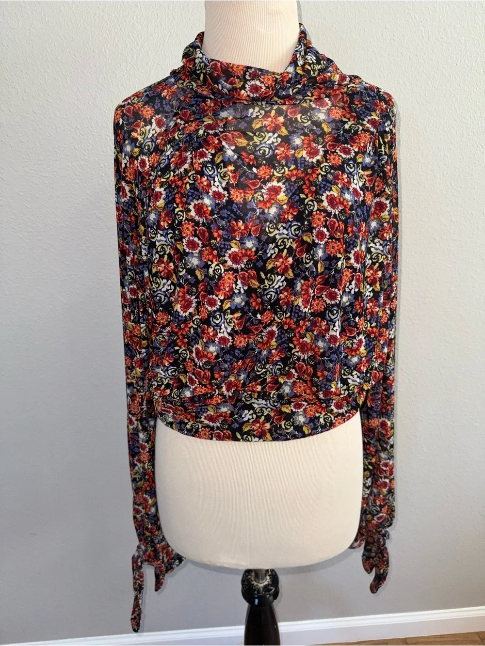 Free People | All Dolled Up Floral Cropped Top size medium